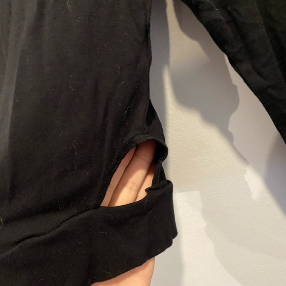 Long Sleeve Crop Top w Cutouts - Picture 2 of 3